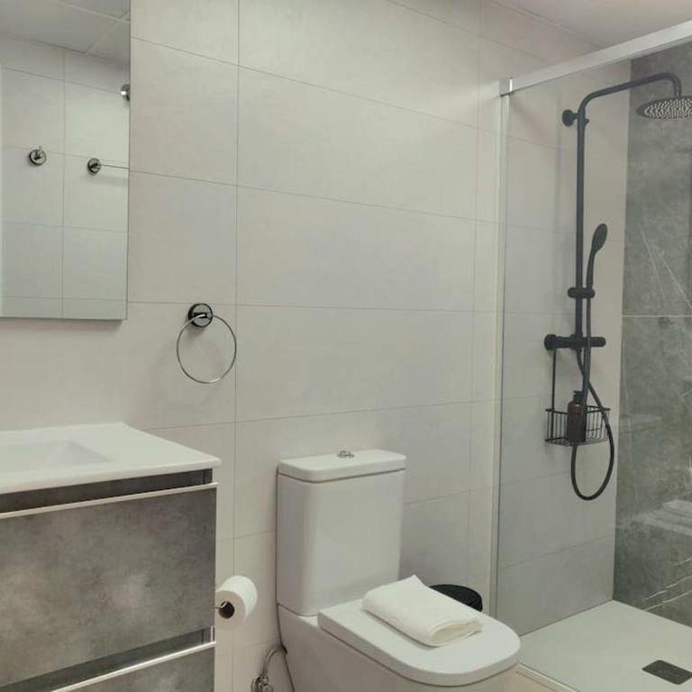1º Línea de playa con piscina panorámica & parking - Apartamento de 2 dormitorios - 3