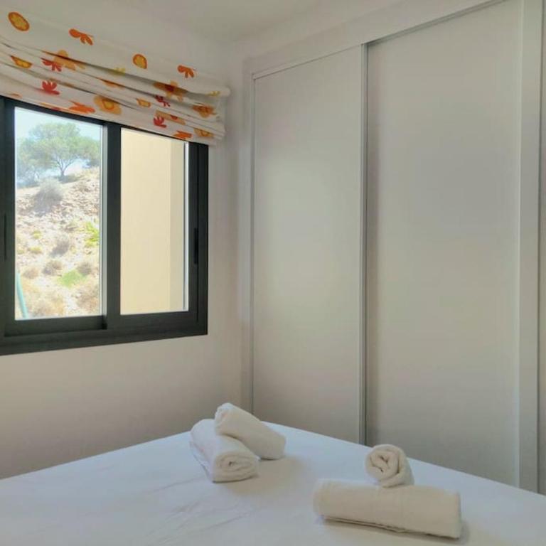 1º Línea de playa con piscina panorámica & parking - Apartamento de 2 dormitorios - 4
