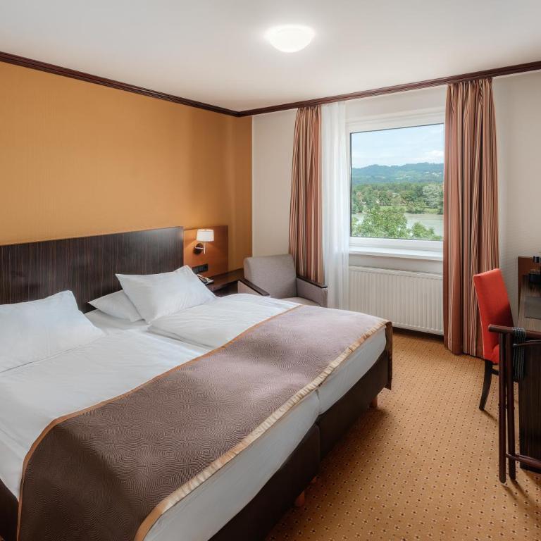 Trans World Hotel Donauwelle - Superior Doppelzimmer mit 2 Einzelbetten - 1