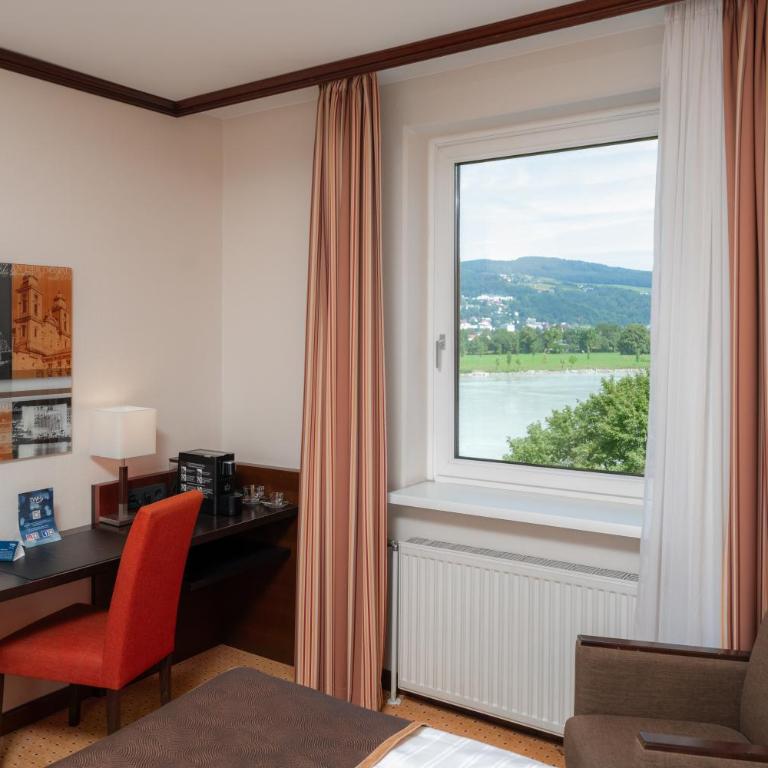 Trans World Hotel Donauwelle - Superior Doppelzimmer mit 2 Einzelbetten - 2