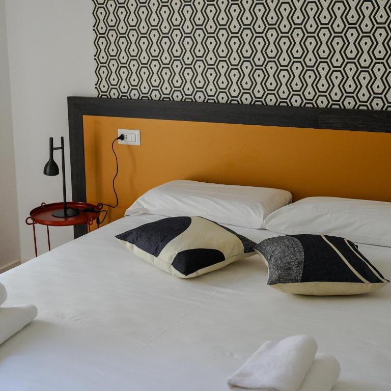 FEEL - Mille Suites - Camera Matrimoniale con Bagno in Comune - 6