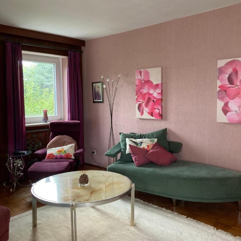 FeWo Anne - Two-Bedroom Apartment with Balcony - 2