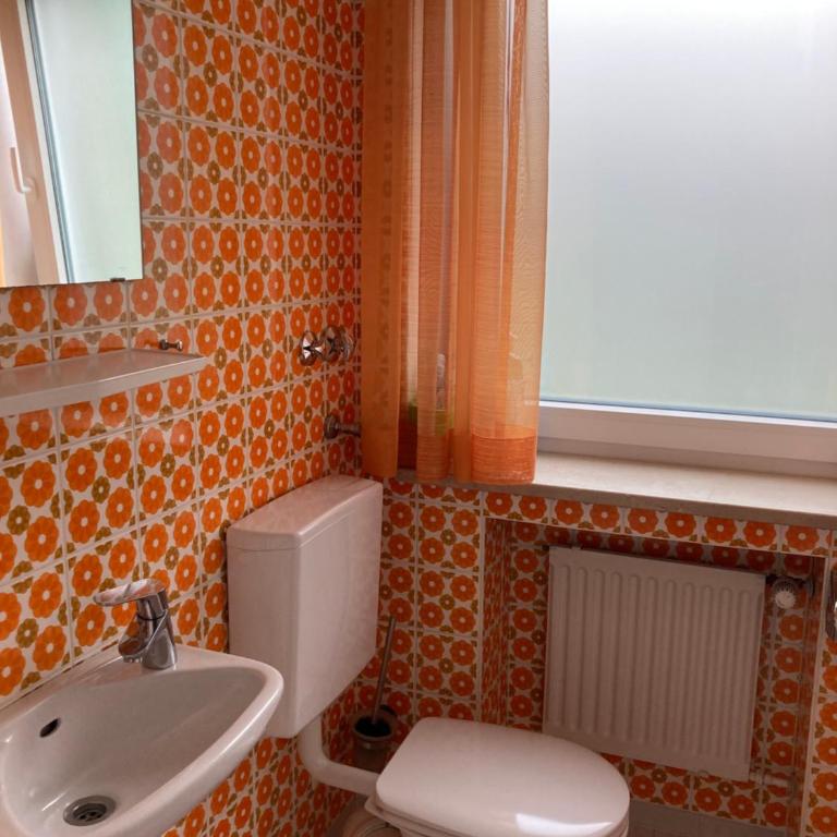 FeWo Anne - Two-Bedroom Apartment with Balcony - 11