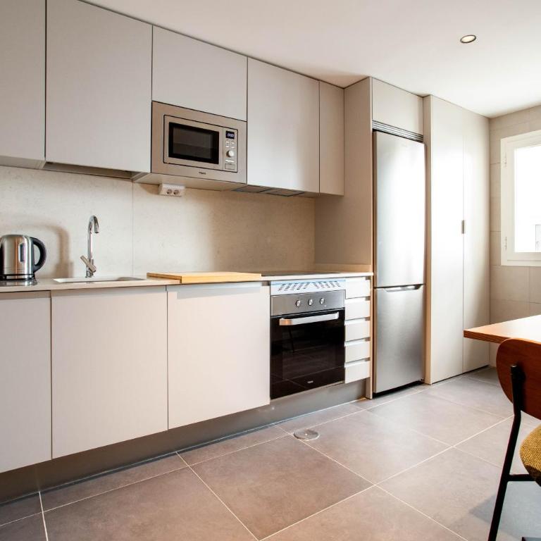 Bernabeu Exclusive en Madrid - Three-Bedroom Apartment - 4