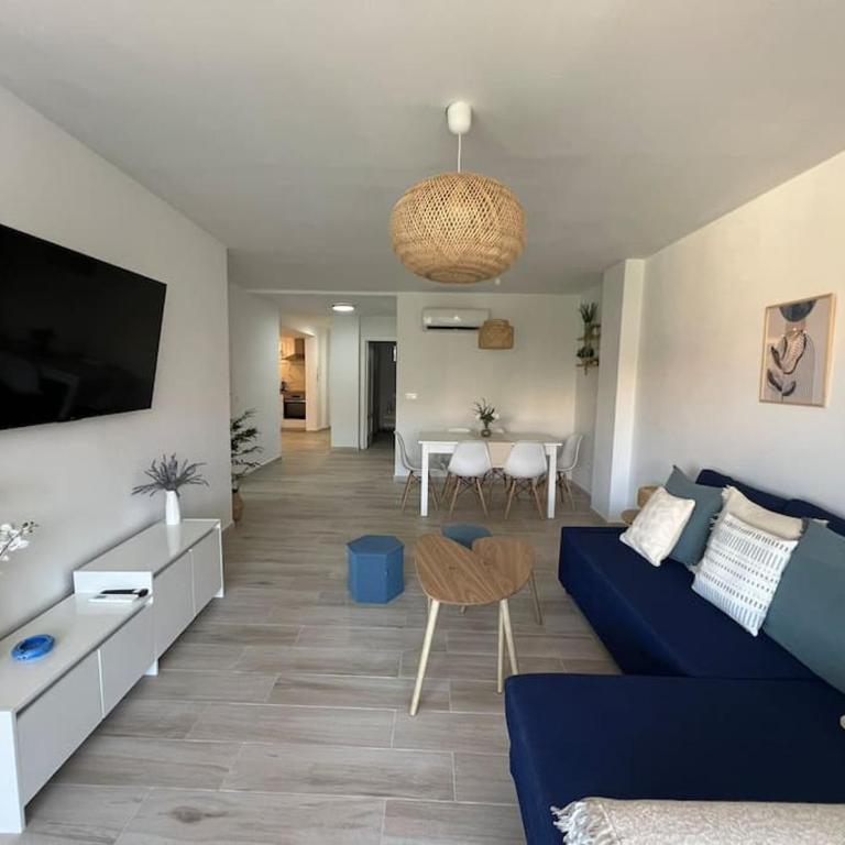 Elegante y luminoso apartamento de playa - Two-Bedroom Apartment - 2