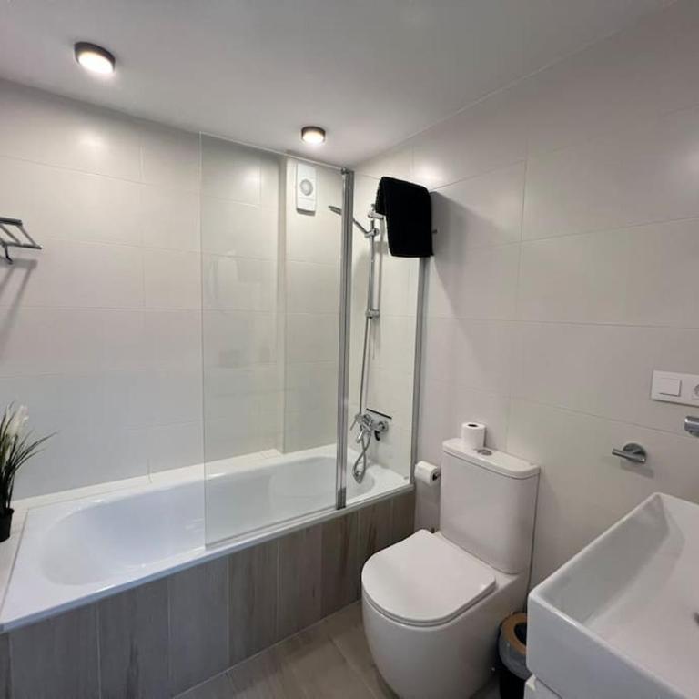 Elegante y luminoso apartamento de playa - Two-Bedroom Apartment - 16