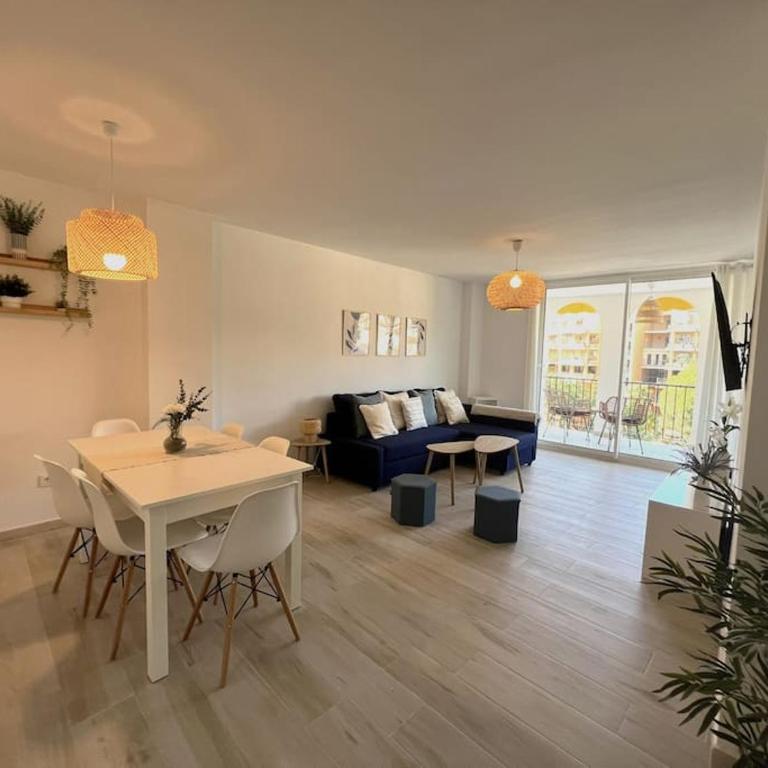 Elegante y luminoso apartamento de playa - Two-Bedroom Apartment - 9
