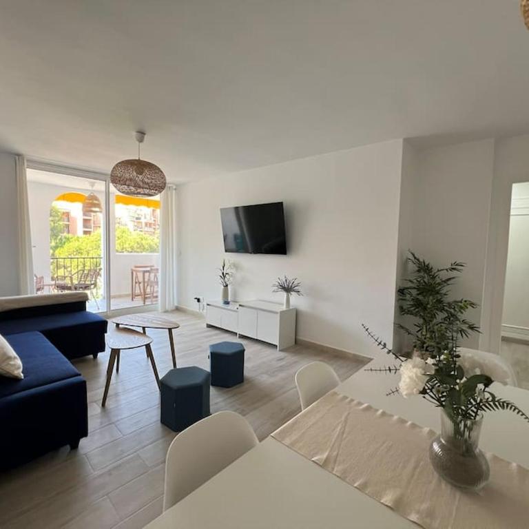 Elegante y luminoso apartamento de playa - Two-Bedroom Apartment - 25