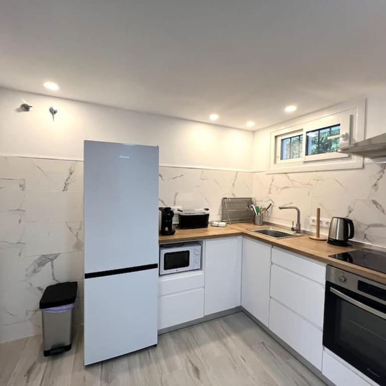 Elegante y luminoso apartamento de playa - Two-Bedroom Apartment - 26