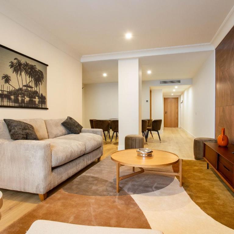 Bernabeu Exclusive en Madrid - Three-Bedroom Apartment with Balcony - 2