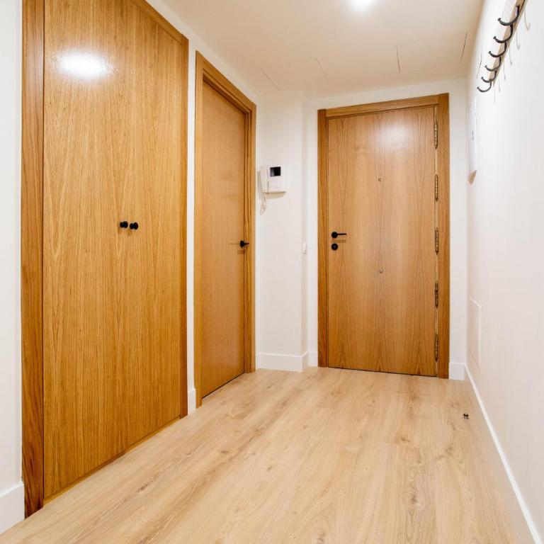 Bernabeu Exclusive en Madrid - Three-Bedroom Apartment with Balcony - 18