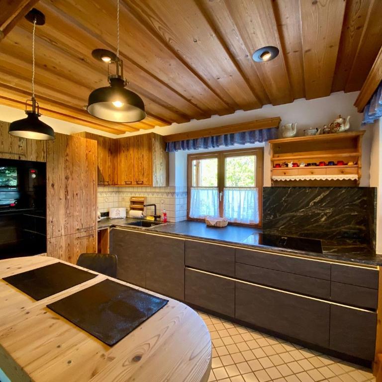 Ferienchalet Katharina - Four-Bedroom Apartment - 3