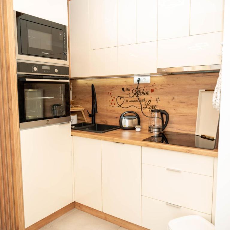 White Orchid Apartment Center Vrnjačka Banja - Apartman sa Terasom - 4