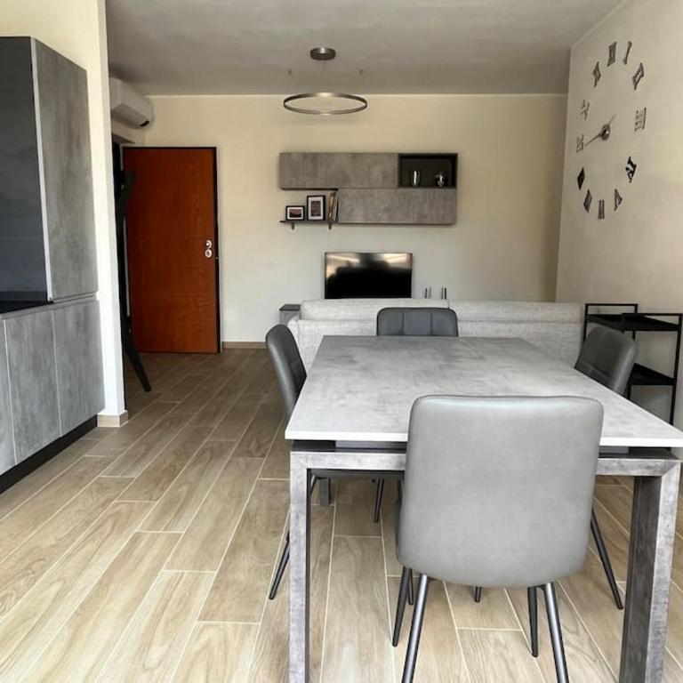 Sotto le mura, appartamento Torri - Appartamento con 2 Camere da Letto e Vista Giardino - 3