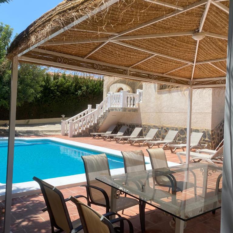 Agradable Villa con piscina y vistas al mar - Villa with Private Pool - 3