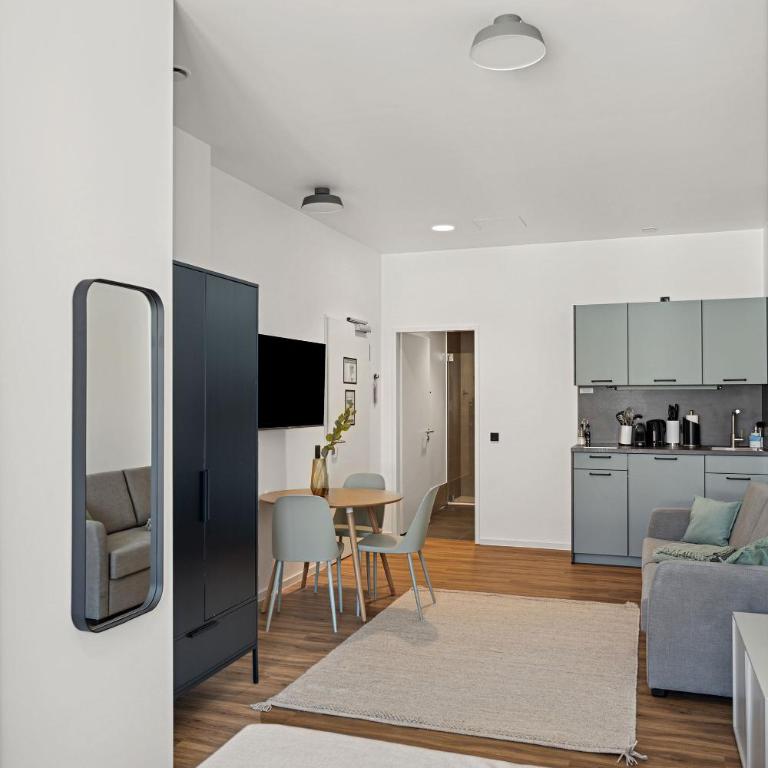 Limehome Memmingen Maximilians - Suite mit Schlafsofa - 12