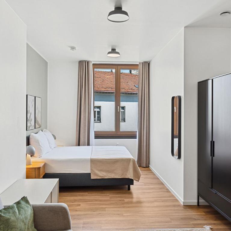 Limehome Memmingen Maximilians - Suite mit Schlafsofa - 8