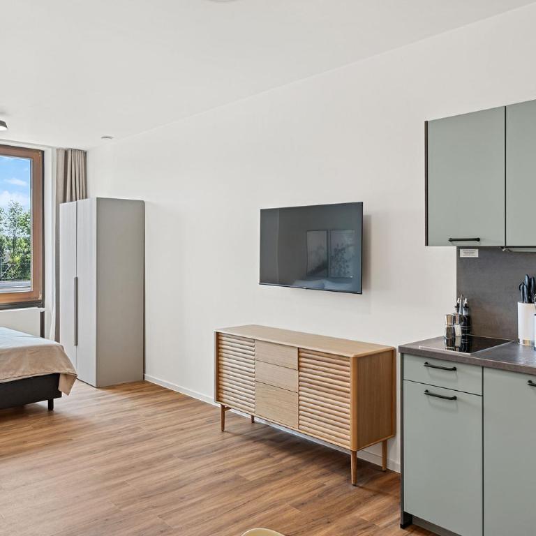 Limehome Memmingen Maximilians - Suite mit Schlafsofa - 3