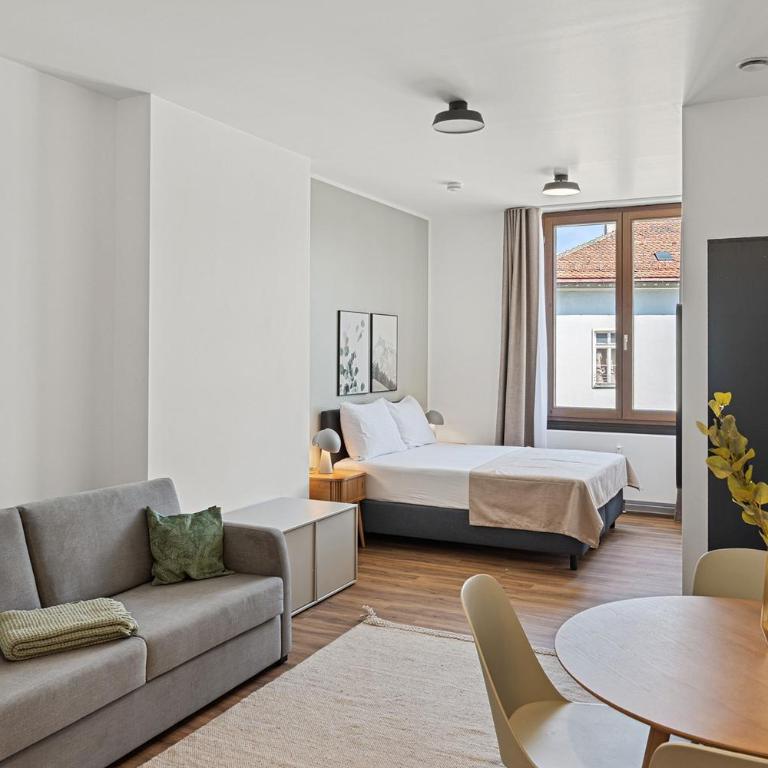 Limehome Memmingen Maximilians - Suite mit Schlafsofa - 7