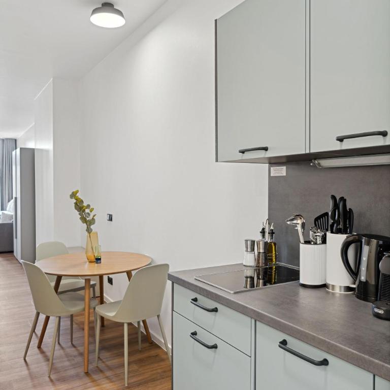 Limehome Memmingen Maximilians - Comfort Suite mit Balkon - 13