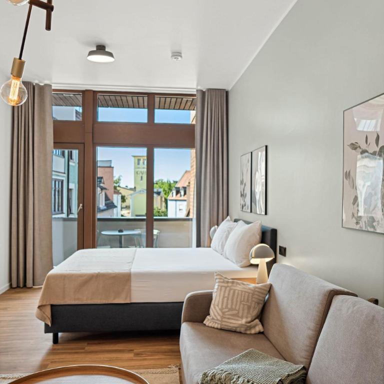Limehome Memmingen Maximilians - Comfort Suite mit Balkon - 5