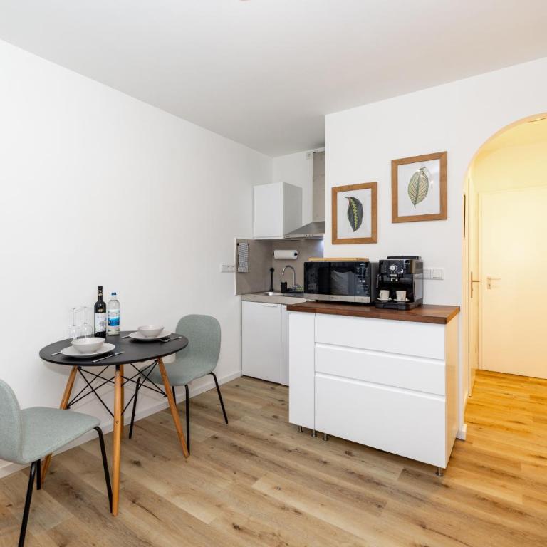 Kleines Apartment mit Balkon - Apartment mit 1 Schlafzimmer - 44