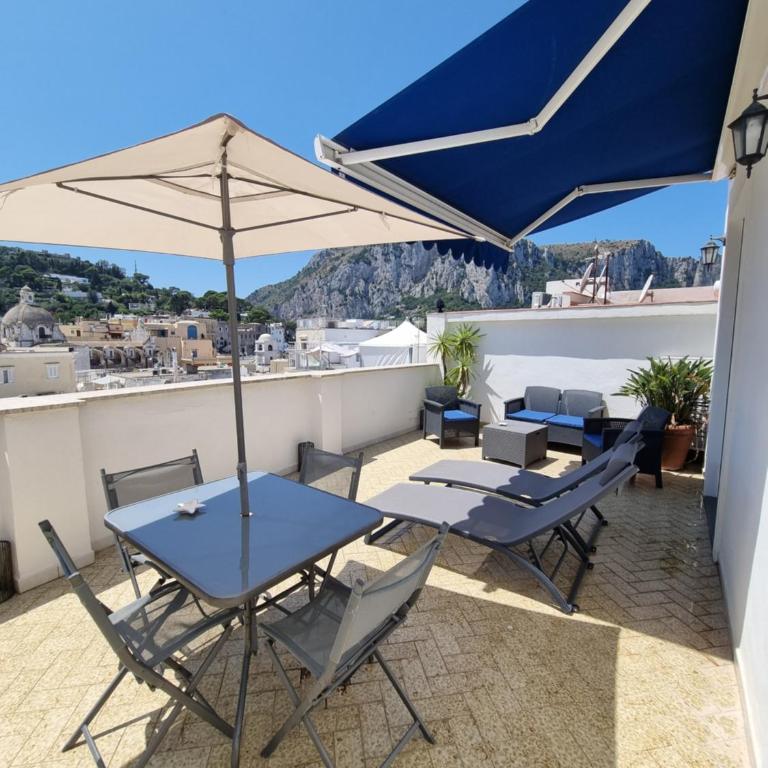 Romy Blu - One-Bedroom Apartment - 16