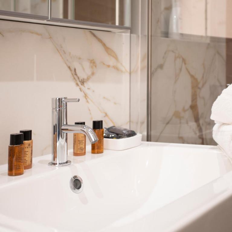Carlotta Stylish Apartment Close Tiburtina Station - Appartamento con 2 Camere da Letto e Balcone - 4