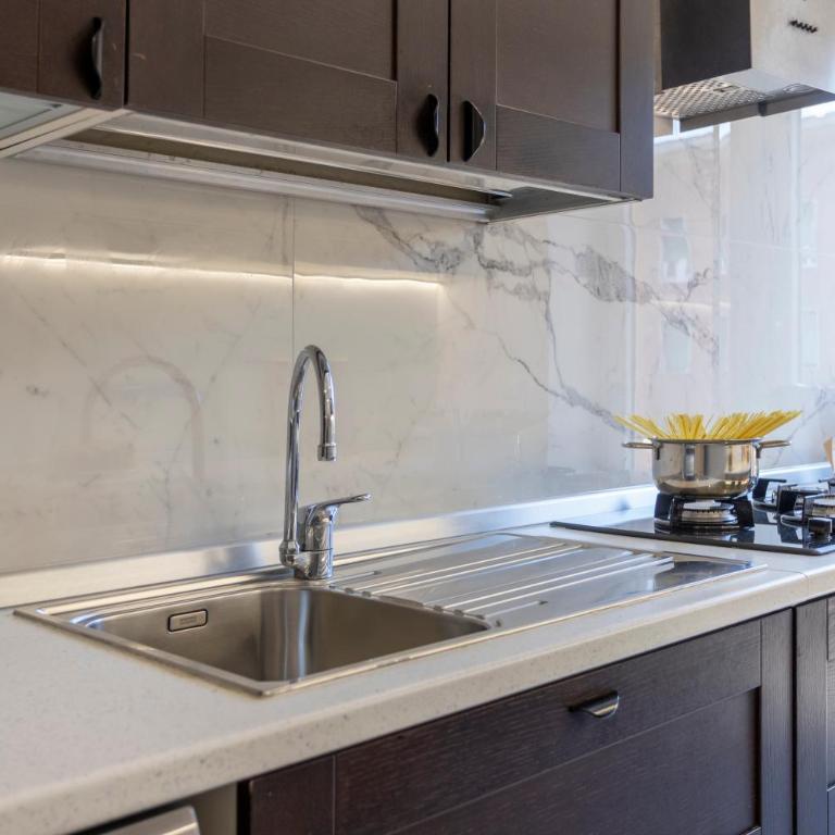 Carlotta Stylish Apartment Close Tiburtina Station - Appartamento con 2 Camere da Letto e Balcone - 14