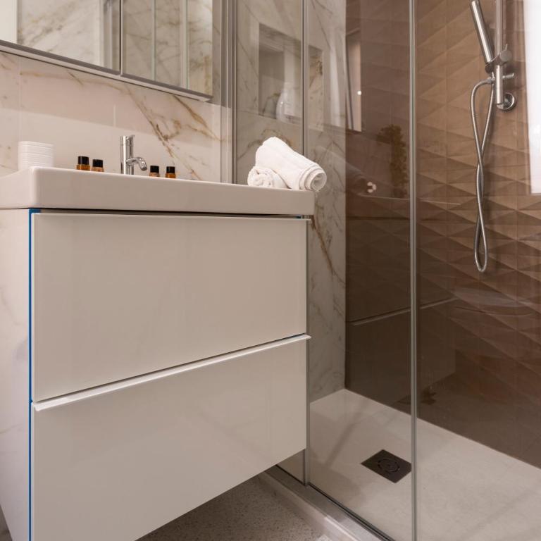 Carlotta Stylish Apartment Close Tiburtina Station - Appartamento con 2 Camere da Letto e Balcone - 32