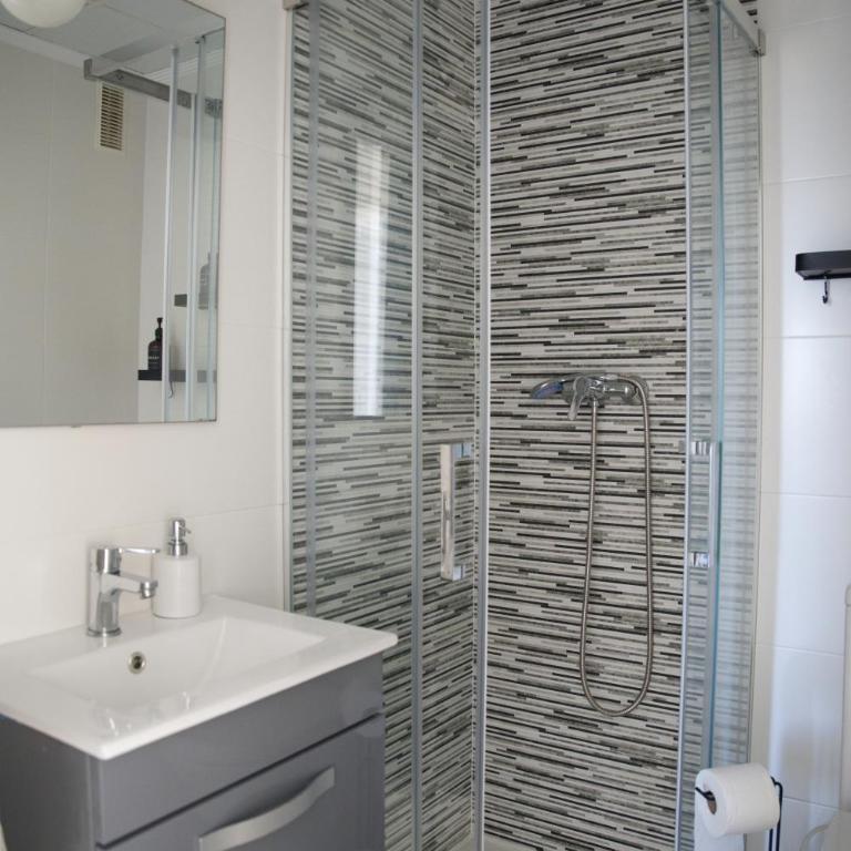 Playa Marinsa Torre del Mar - Two-Bedroom Apartment - 32
