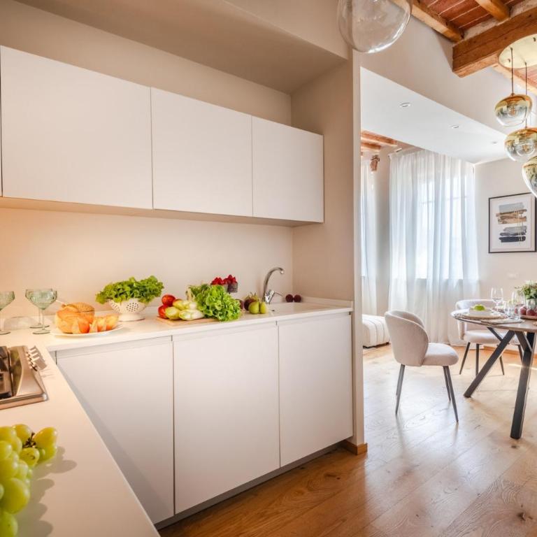 Letters from Lucca Contemporary 2 Bedrooms 2 Bathrooms Apartment - Two-Bedroom Apartment - 10