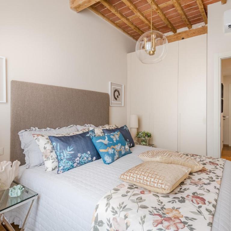 Letters from Lucca Contemporary 2 Bedrooms 2 Bathrooms Apartment - Two-Bedroom Apartment - 15