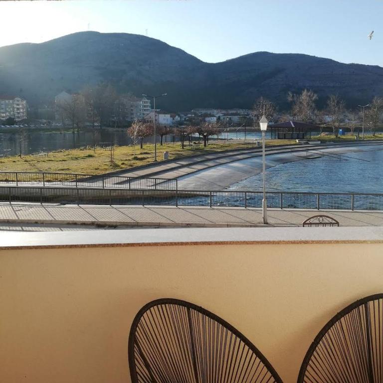Apartman centar grada 1 - Apartman sa Pogledom na Bazen - 9