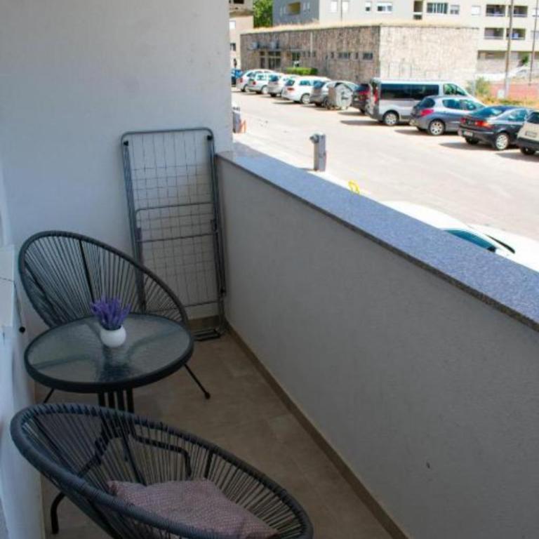Apartman centar grada 1 - Apartman sa Pogledom na Bazen - 15