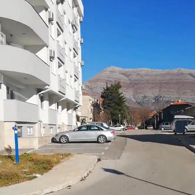 Apartman centar grada 1 - Apartman sa Pogledom na Bazen - 18