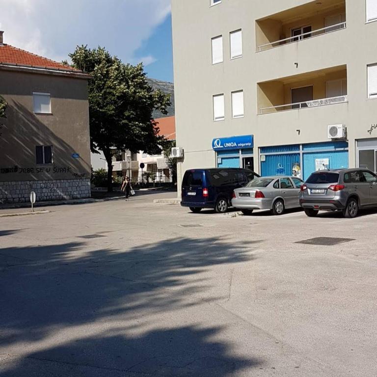 Apartman centar grada 1 - Apartman sa Pogledom na Bazen - 25