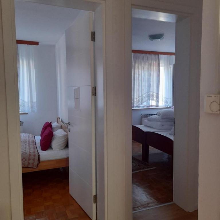 Apartment Comfy Home - Two-Bedroom Apartment with Balcony - 26