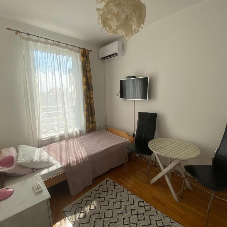 apartman Neva - Jednokrevetna Soba sa Zajedničkim Kupatilom - 4