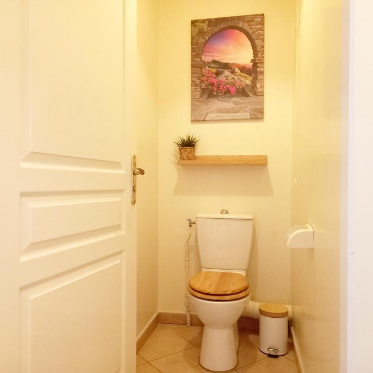 T2 de 56m2 - Genève à 5 min- Parking Privé Gratuit - Appartement 1 Chambre - 28