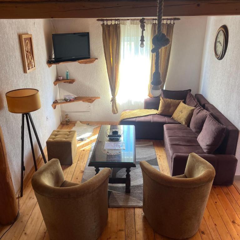 Villa Marija - Three-Bedroom House - 18