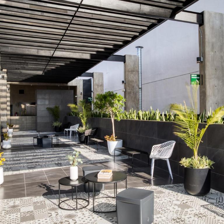 Downtown Loft by ULIV - Premium Duplex Loft - 3