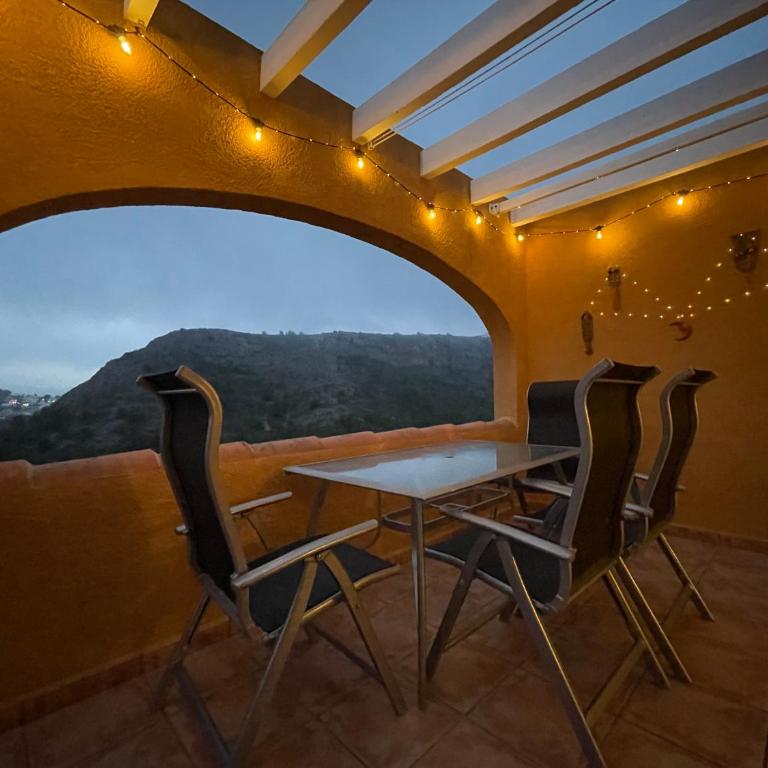 Montecala 3-bedroom apartment with spectacular views and pools - Apartamento de 3 dormitorios con vistas a las montañas - 10
