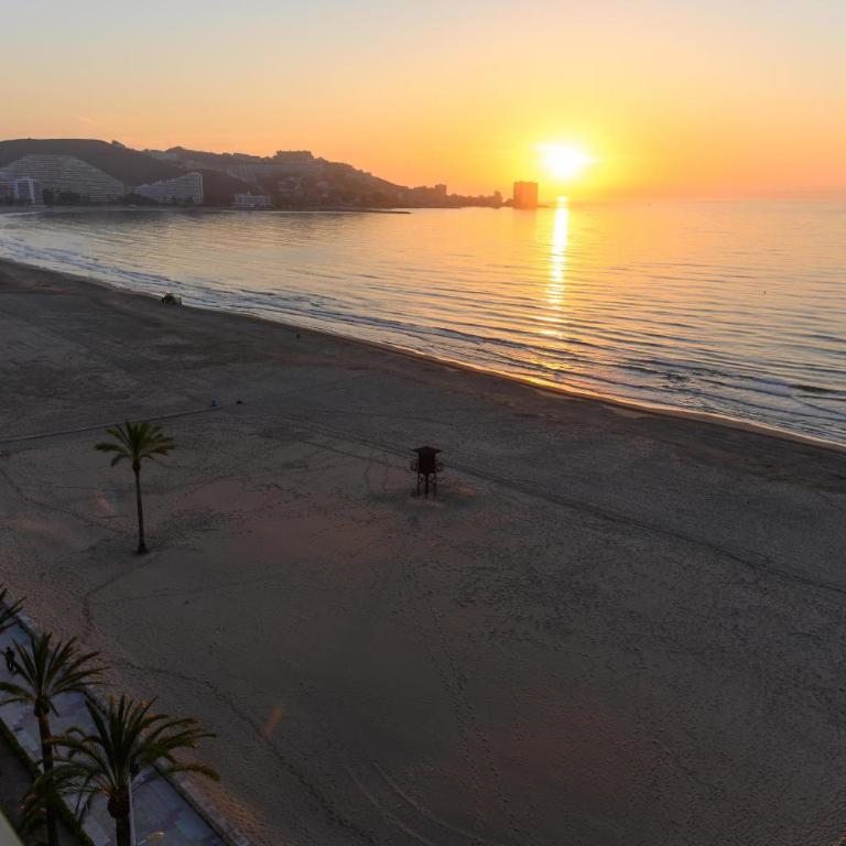 Apartamento Premium frente al mar, en primera linea de playa - Three-Bedroom Apartment - 25