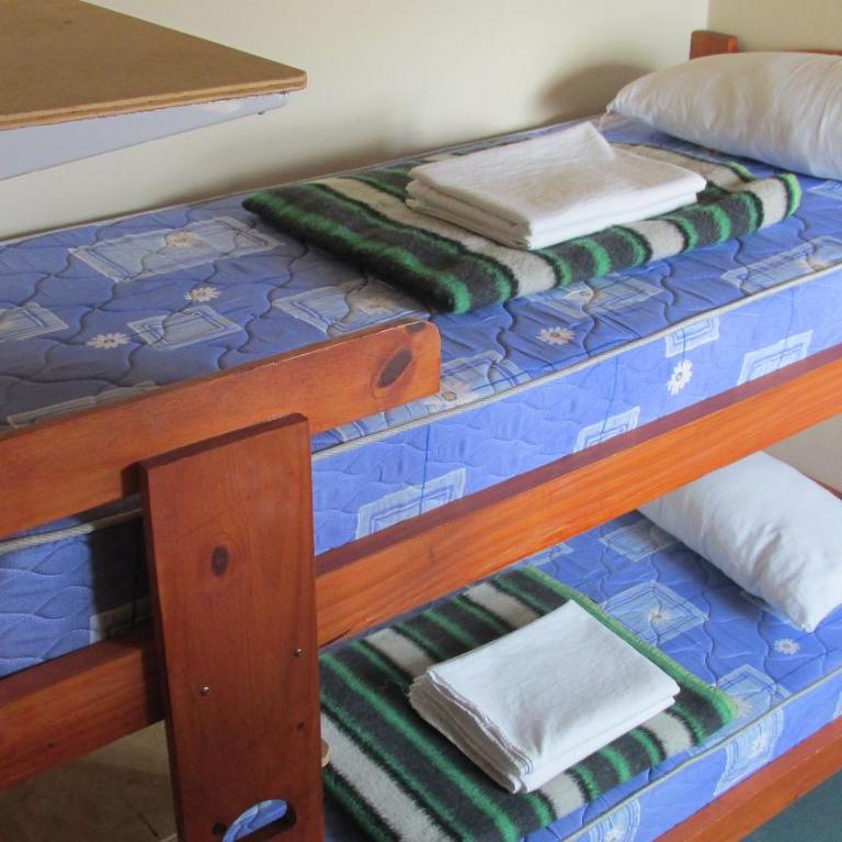Hostel Aves del Lago - Cama individual en habitación compartida - 4 camas - 16