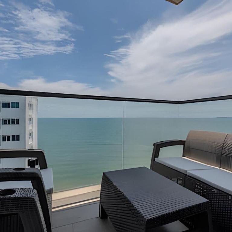 Espectacular Vista al Mar and Historic Center 2BR - Two-Bedroom Deluxe Apartment with Ocean View - 19