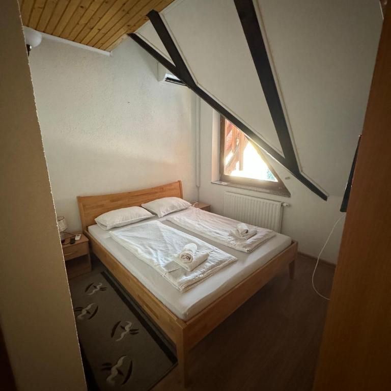 Prenoćište/Restoran Lovac - King Room - 1