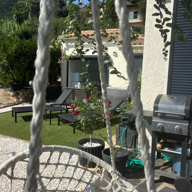 Petit Havre de Paix avec Jacuzzi Luxe & Jardin Privatif Zen - Doppelzimmer mit Bergblick - 13