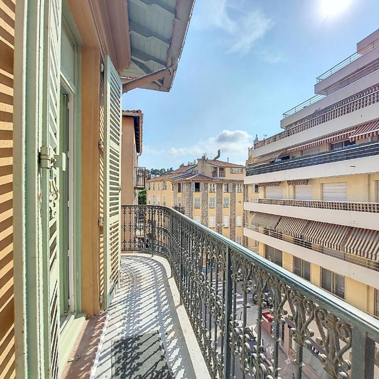 Nestor&Jeeves - PALAIS DU PORT - Balcony - Port Place du Pin - Appartement 2 Chambres avec Balcon - 11