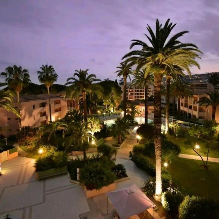 Agreable et Calme 3 pieces Terrasse, Piscine, Tennis, Plage - Appartement 2 Chambres - 9